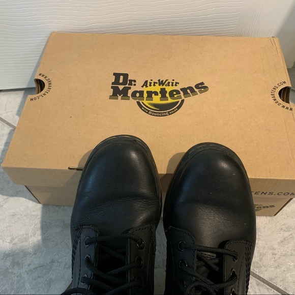 DR. MARTENS UK SIZING WOMEN COMBAT BOOT - Picture 6 of 9